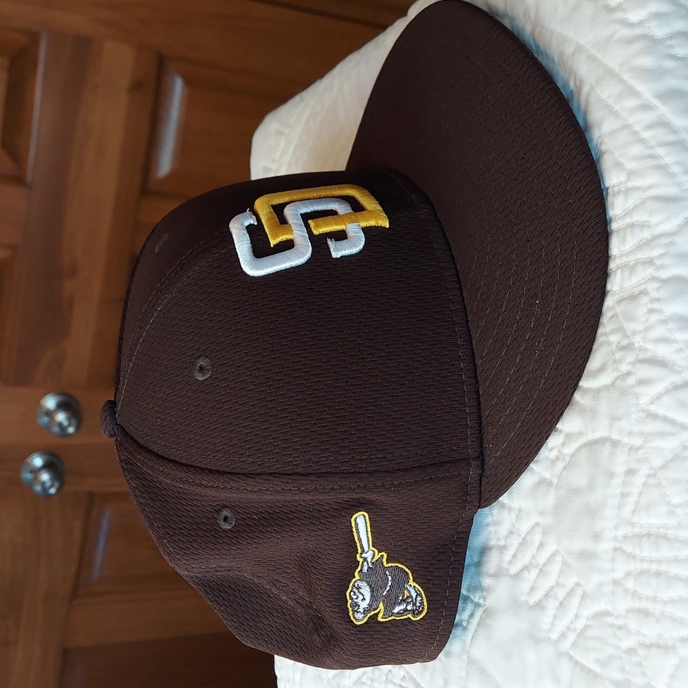 - New Era 59Fifty San Diego Padres MBL Gold & White Fitted Hat Size 7.5 Like New